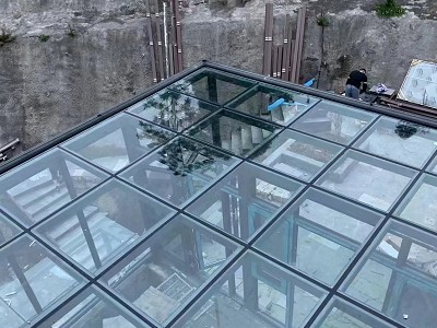 居家陽台遮雨棚安裝案例圖片
